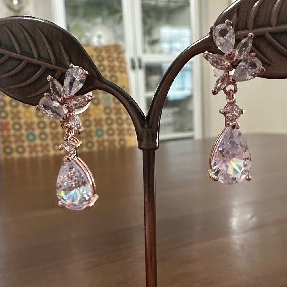 🧡 Elegant Rose Gold Teardrop Earrings 🧡